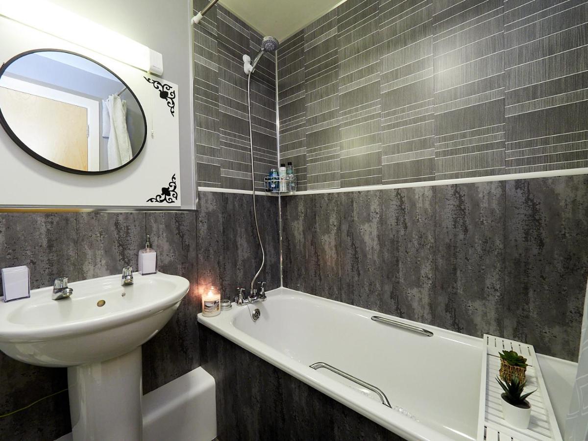 Beauchamp Suite In Coventry City Centre Cv1 For Contractors Professionals Tourists Relocators Students And Family Exterior foto